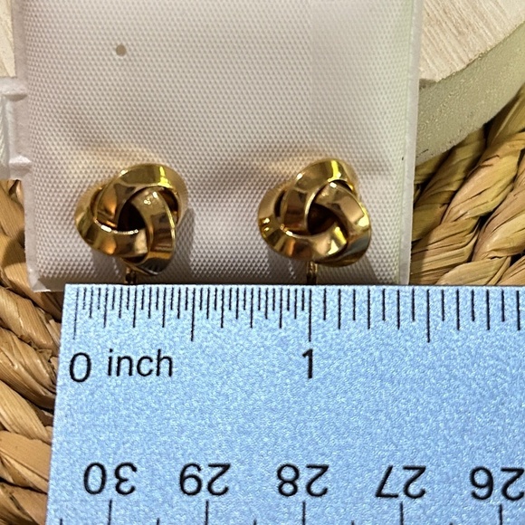 Vintage Monet Gold Tone Interlocking Love Knot Clip On Earrings. - Picture 7 of 9